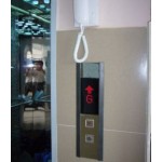 Hộp Button Trệt: đèn hiển thị dọc - có ổ khoá điện để tắt thang máy